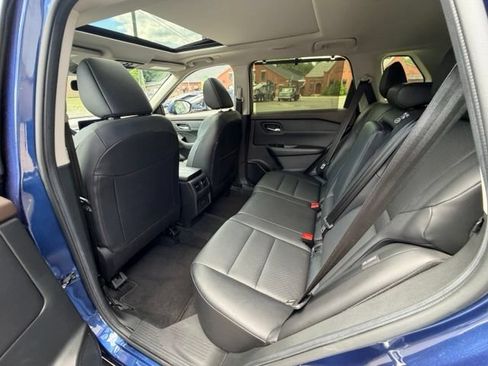 Used 2023 Nissan Rogue SV w/ SV Premium B Package AWD/4WD image 16