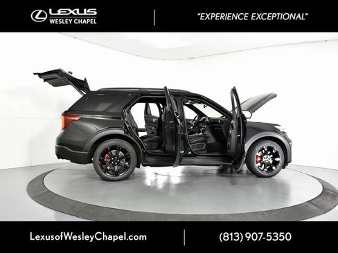 Used 2022 Ford Explorer ST w/ ST Street Pack image 15