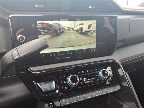 New 2026 GMC Sierra 2500 AT4 w/ AT4 Premium Plus Package image 21