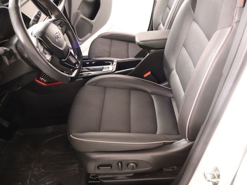 Used 2023 Chevrolet TrailBlazer RS w/ Sun and Liftgate Package FWD image 11