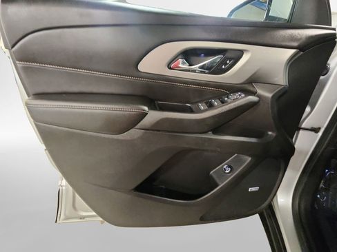 Certified 2020 Chevrolet Traverse RS w/ LPO, Floor Liner Package AWD/4WD image 14
