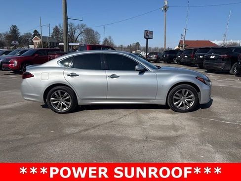 Used 2015 INFINITI Q70 3.7 image 2