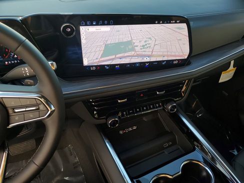 New 2026 Chevrolet Suburban LT image 25