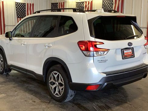 Used 2023 Subaru Forester Premium image 4