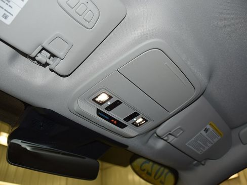 Used 2025 Ford Mustang Mach-E Premium AWD/4WD image 27
