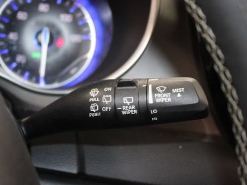 Used 2025 Chrysler Pacifica Select FWD image 26
