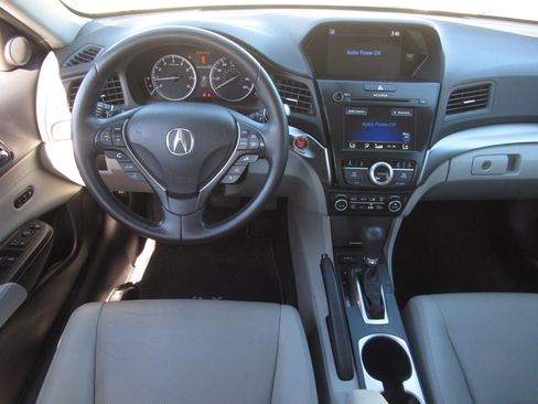 Used 2017 Acura ILX w/ Premium Package image 15