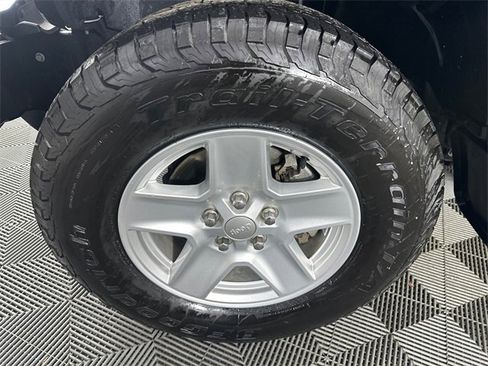 Certified 2023 Jeep Gladiator Sport image 2