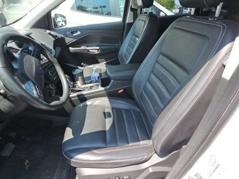 Used 2019 Ford Escape Titanium FWD image 3