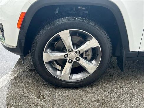 Certified 2022 Jeep Grand Cherokee L Limited RWD image 29
