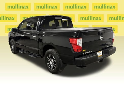 Used 2021 Nissan Titan SV w/ Accessory Utility Package image 17