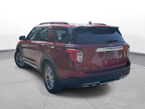Used 2021 Ford Explorer XLT w/ Equipment Group 202A RWD image 8