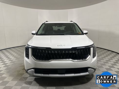 Used 2026 Kia Carnival EX image 2