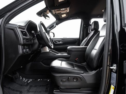 Used 2023 Chevrolet Suburban LS image 3