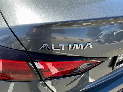 Used 2020 Nissan Altima 2.5 SR w/ Premium Package image 31