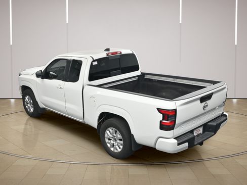 Certified 2024 Nissan Frontier SV w/ SV Convenience Package RWD image 35