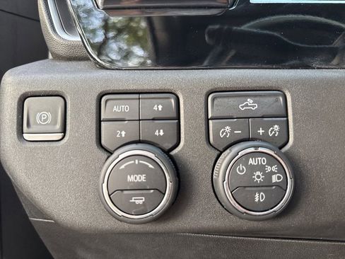 Used 2023 Chevrolet Silverado 1500 RST AWD/4WD image 42