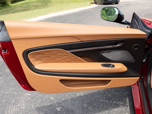 Used 2025 Aston Martin DB12 Convertible RWD image 18
