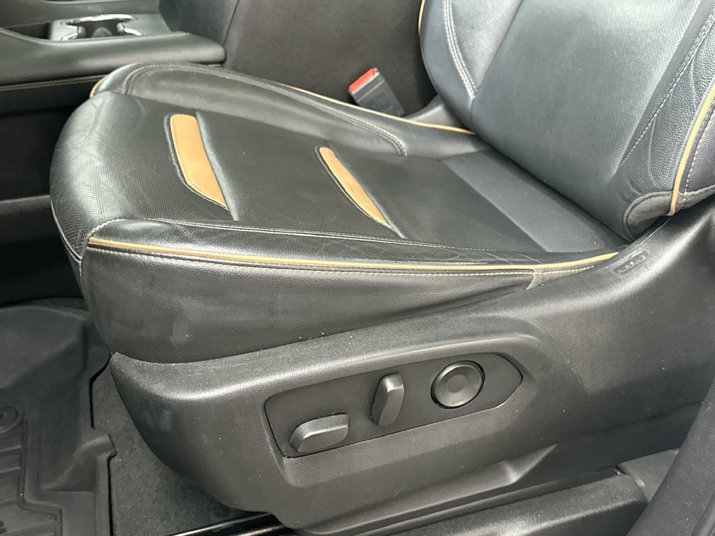 Used 2021 GMC Yukon AT4 w/ AT4 Premium Plus Package AWD/4WD image 9