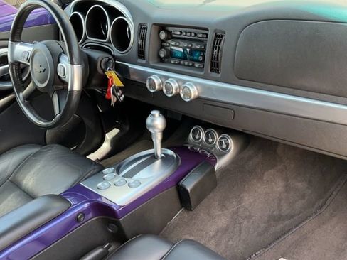 Used 2004 Chevrolet SSR w/ Preferred Equipment Group RWD image 18