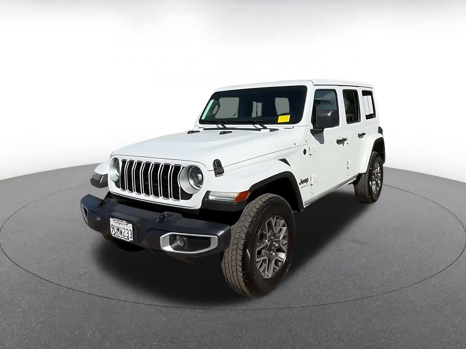 Used 2025 Jeep Wrangler Unlimited Sahara AWD/4WD image 6