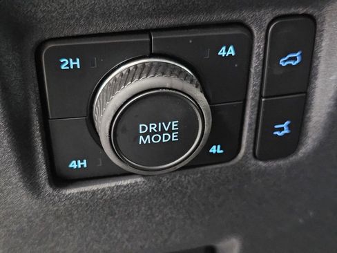 Used 2025 Ford Expedition Active AWD/4WD image 31