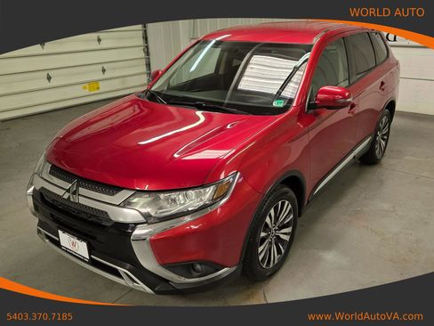 Used 2019 Mitsubishi Outlander SE image 1