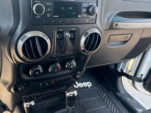 Used 2014 Jeep Wrangler Sport w/ Quick Order Package 24S AWD/4WD image 6