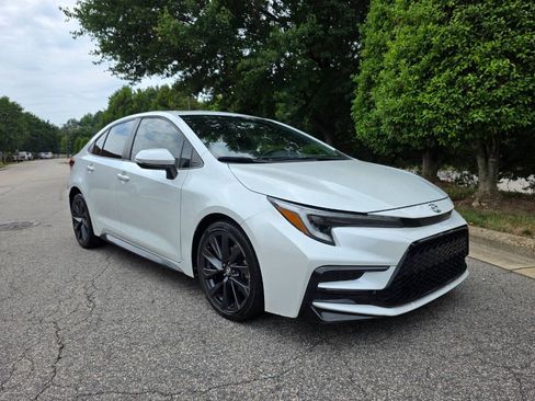 Used 2023 Toyota Corolla XSE FWD image 7
