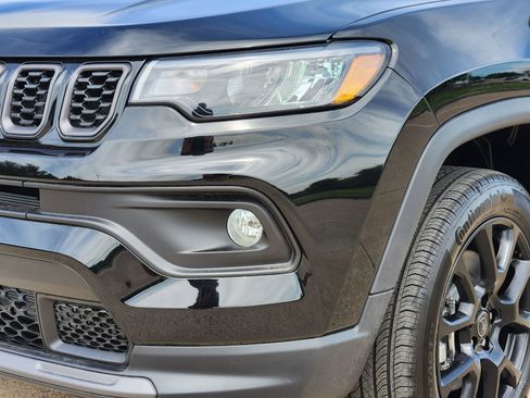 New 2026 Jeep Compass Latitude AWD/4WD image 10