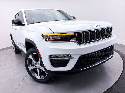 Used 2023 Jeep Grand Cherokee 4WD 4xe w/ Luxury Tech Group II image 11