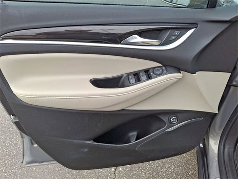 Used 2018 Buick Enclave Essence w/ Trailering Package image 10