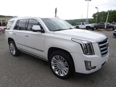 Used 2016 Cadillac Escalade Premium AWD/4WD image 8
