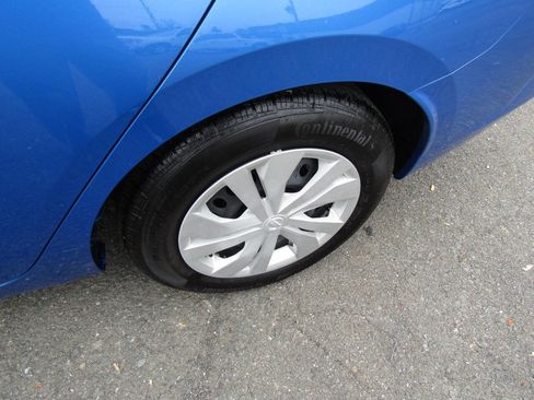 Used 2023 Nissan Versa S FWD image 27