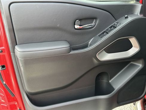 Used 2022 Nissan Frontier SV w/ Technology Package image 14