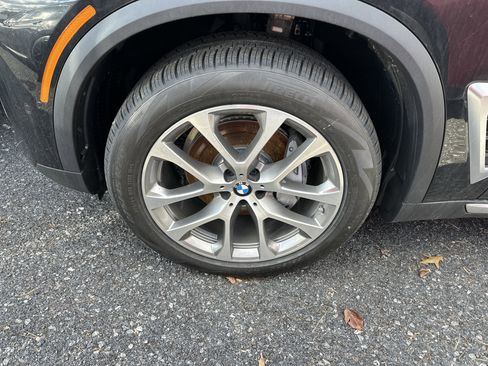 Used 2026 BMW X5 xDrive40i w/ Climate Comfort Package image 2