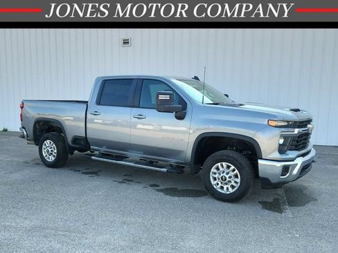 Used 2025 Chevrolet Silverado 2500 LT w/ Convenience Package AWD/4WD image 1