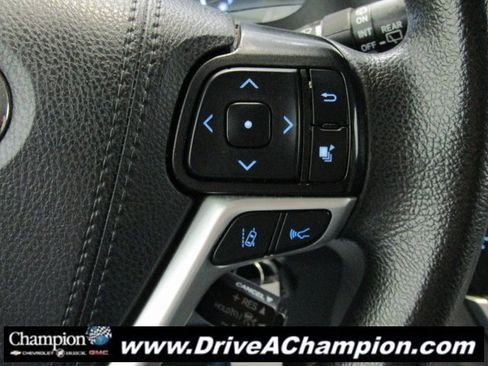 Used 2020 Toyota Sienna L image 20