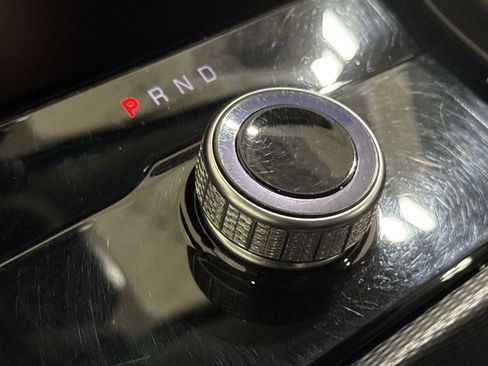 Used 2023 Jeep Grand Cherokee Laredo image 16