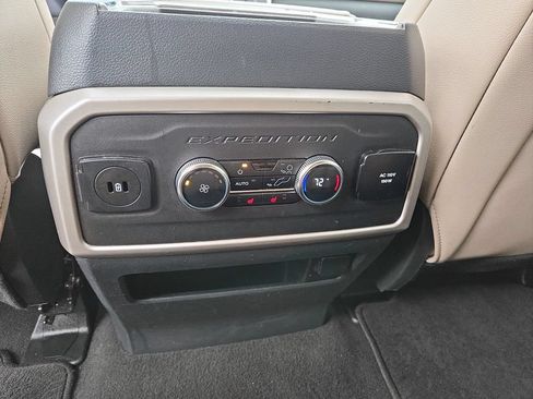 Used 2024 Ford Expedition Limited AWD/4WD image 29