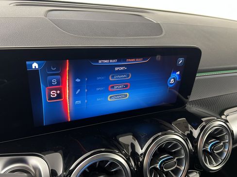 New 2026 Mercedes-Benz GLB 35 AMG 4MATIC image 33