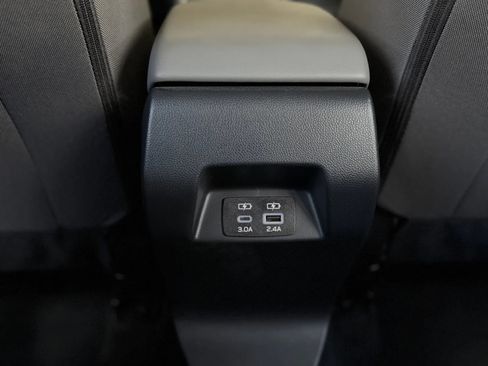 Used 2025 Subaru Crosstrek 2.5i Premium AWD/4WD image 35