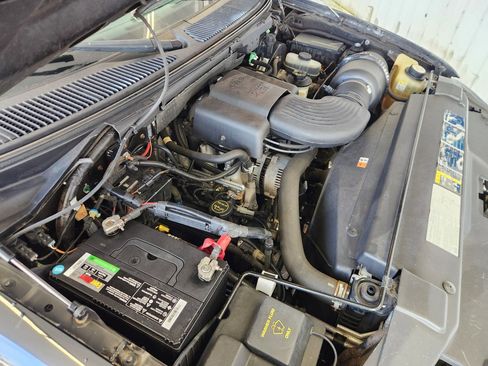 Used 2004 Ford F150 XLT image 9