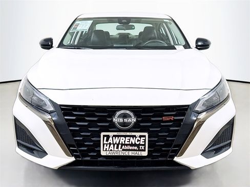 Used 2023 Nissan Altima 2.5 SR image 2