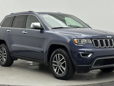 Used 2021 Jeep Grand Cherokee Limited w/ Luxury Group II image 3