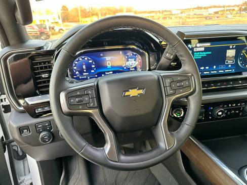 Used 2025 Chevrolet Silverado 2500 High Country w/ High Country Premium Package image 14