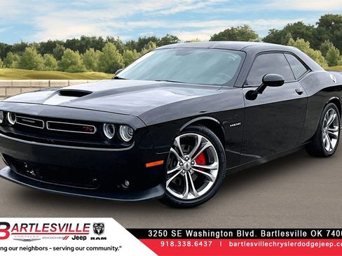 Used 2021 Dodge Challenger R/T image 1
