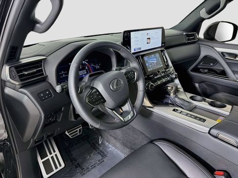 Used 2026 Lexus LX 600 F Sport w/ Accessory Package (2T) AWD/4WD image 9