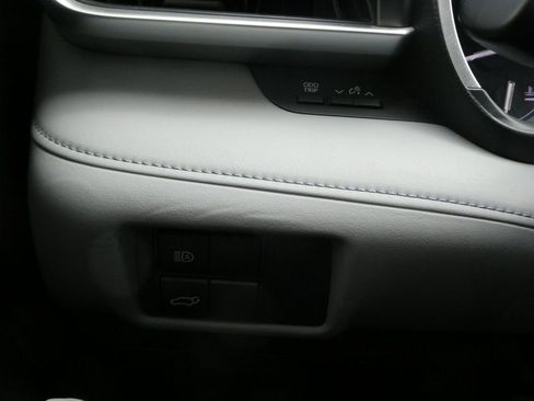 Used 2021 Toyota Highlander XLE image 14