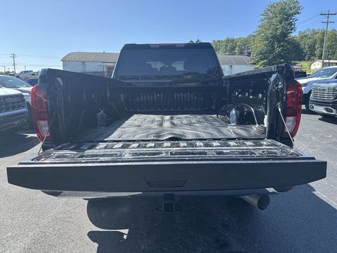 Used 2025 GMC Sierra 2500 SLE w/ SLE Convenience Package AWD/4WD image 23